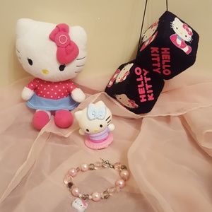A Hello Kitty bundle of fun.